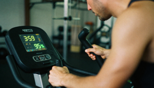 دوچرخه ایربایک برای بهبود شاخص VO2 Max